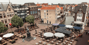 Het Scheffersplein is een plein in de Binnenstad van Dordrecht